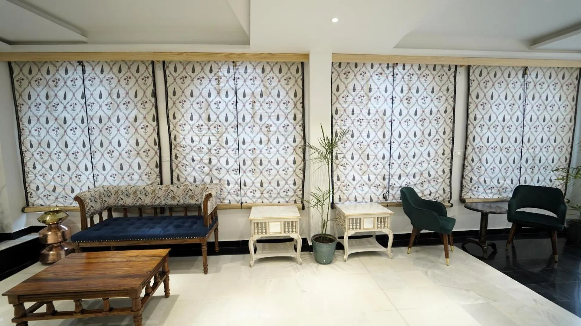 Grandrosse Boutique - Pichola Lake Facing Hotel Udaipur