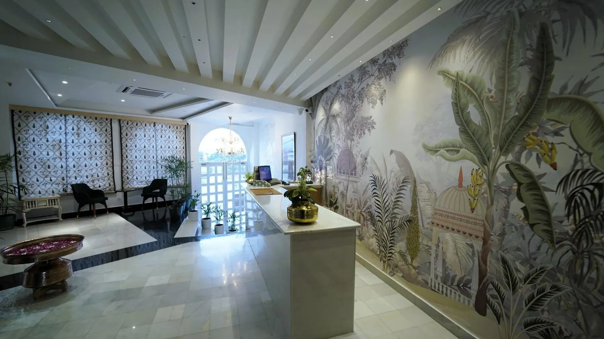 Grandrosse Boutique - Pichola Lake Facing Hotel Udaipur