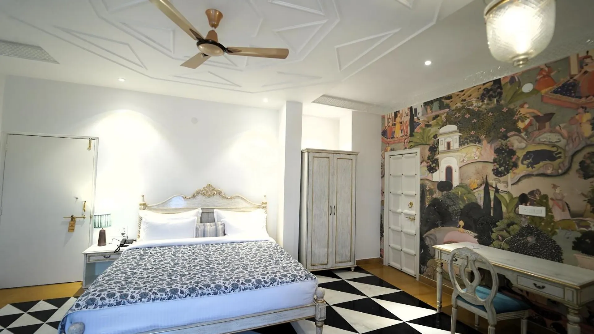 Grandrosse Boutique - Pichola Lake Facing Hotel Udaipur