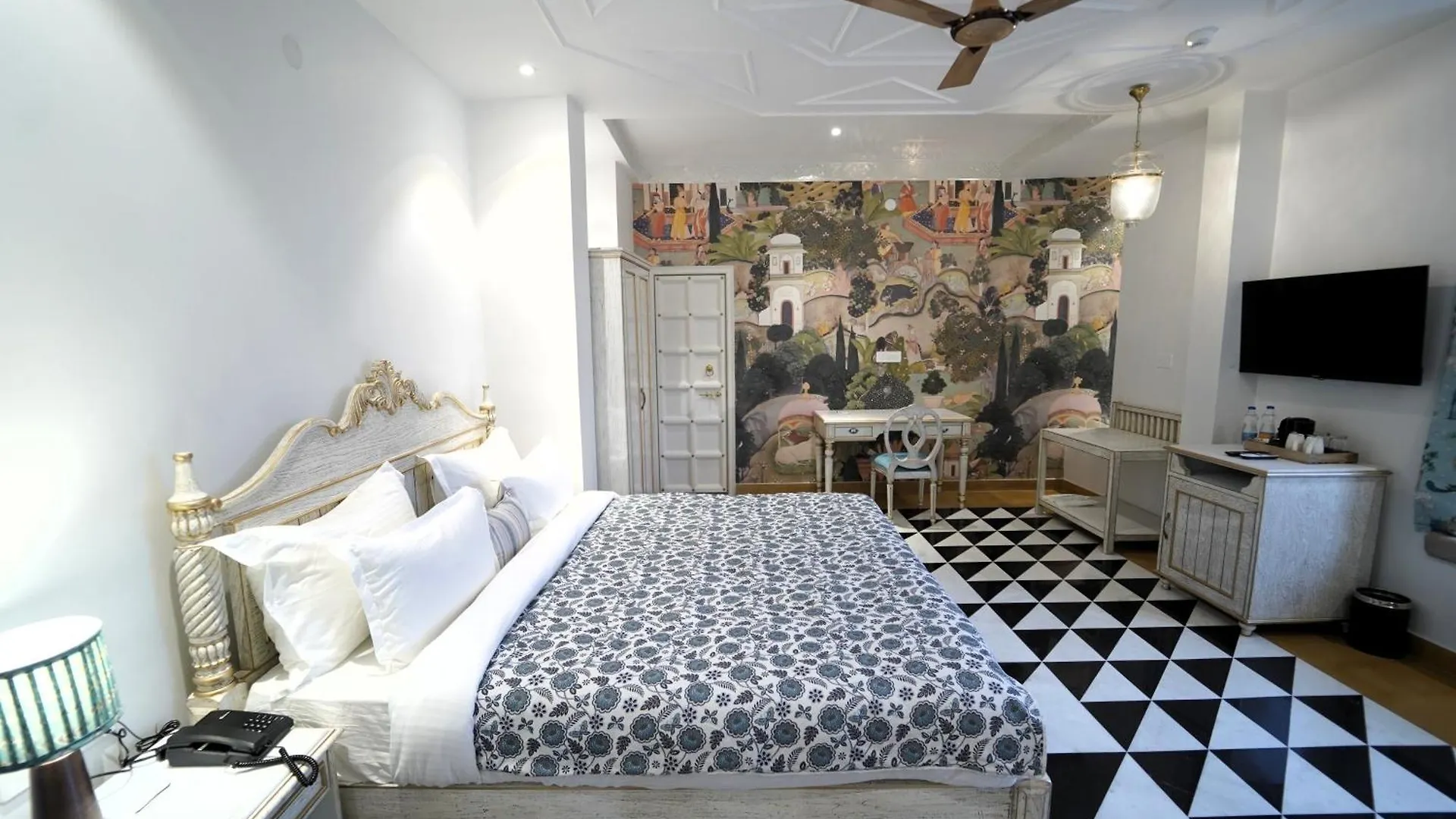 ***  Grandrosse Boutique - Pichola Lake Facing Hotel Udaipur Inde