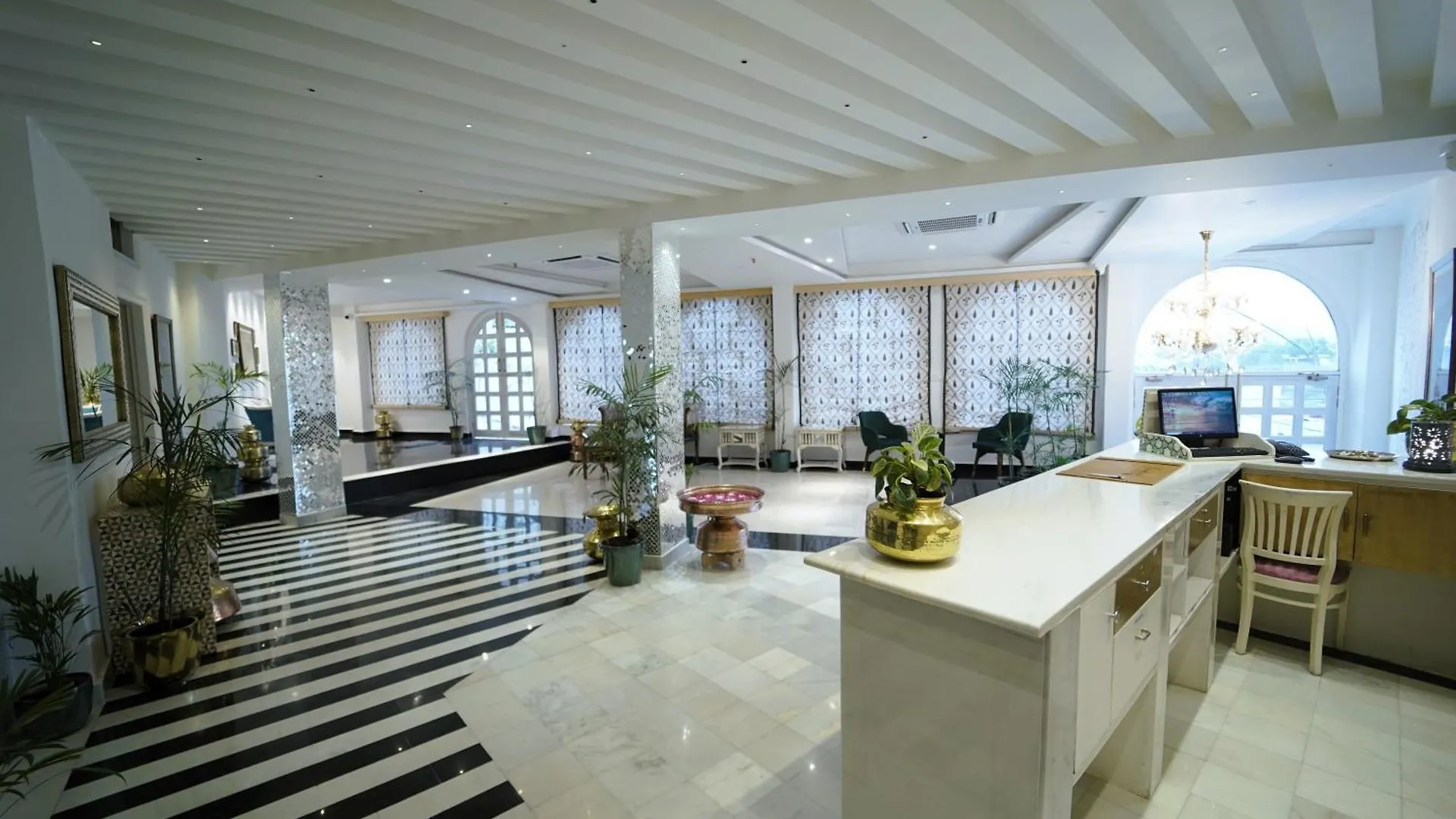 Grandrosse Boutique - Pichola Lake Facing Hotel Udaipur 3*,  Inde