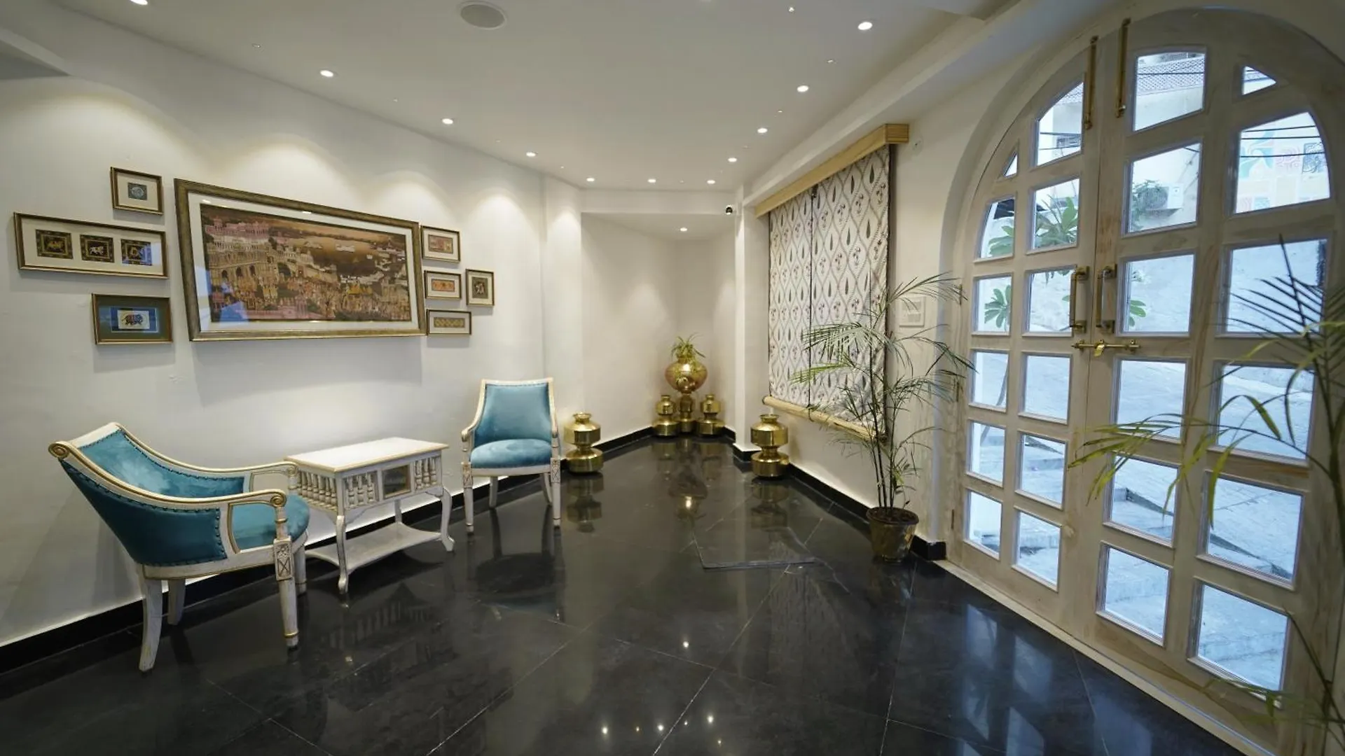 Grandrosse Boutique - Pichola Lake Facing Hotel Udaipur