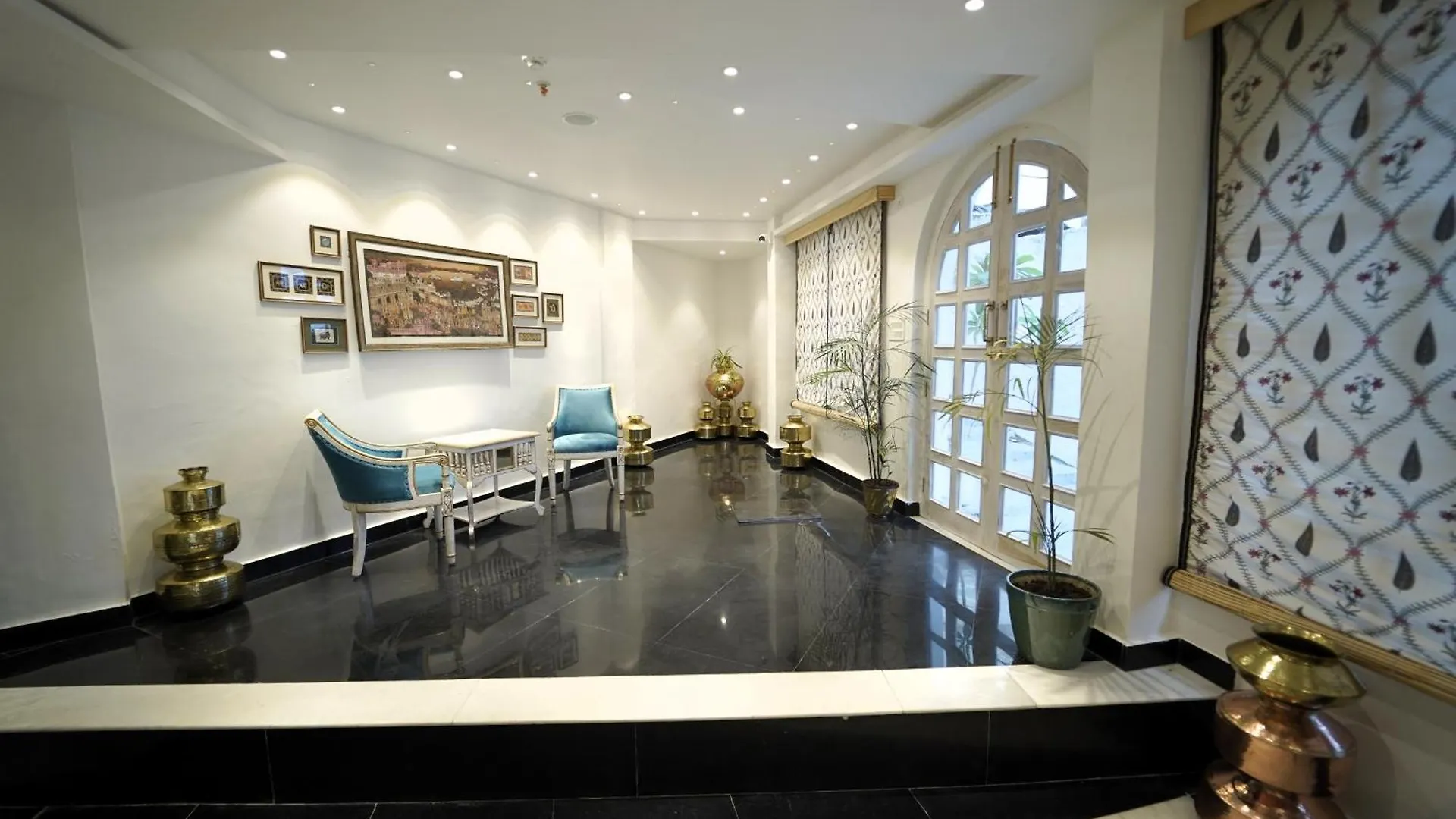 Grandrosse Boutique - Pichola Lake Facing Hotel Udaipur